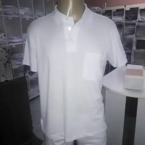 Camisa polo masculina na Moda Branca & Cia em Espirito Santo do Pinhal, SP